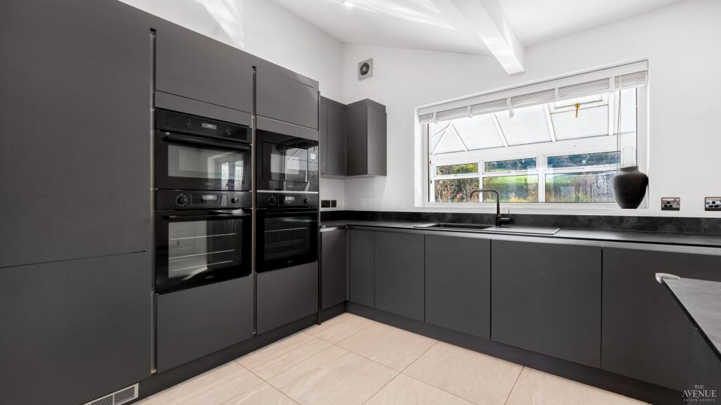 House in Stoke-on-Trent - View 4