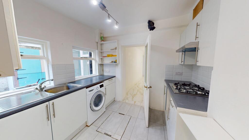 Apartment in Brighton - View 5