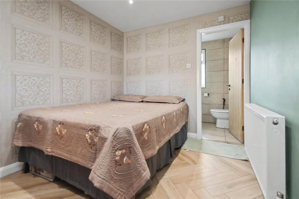House in Wakefield, Lofthouse - View 4