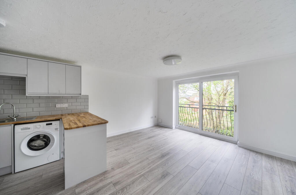 Westridge Road, Southampton, Hampshire, SO17 - View 5