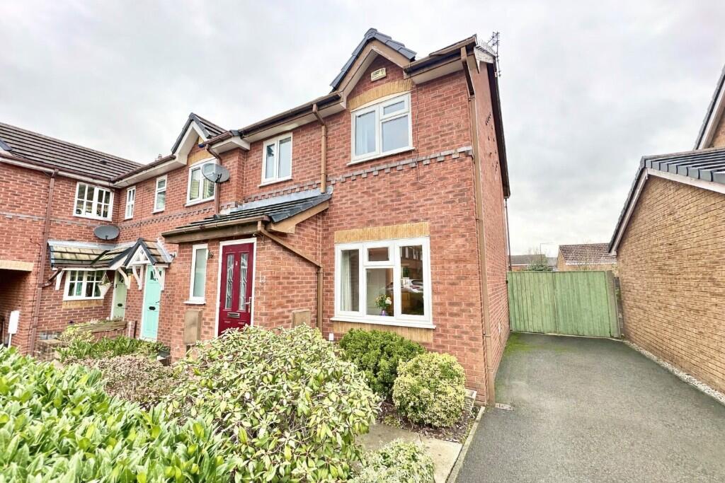 3-bed terraced on Simons Close, Sale, Greater Manchester, M33, £400,000