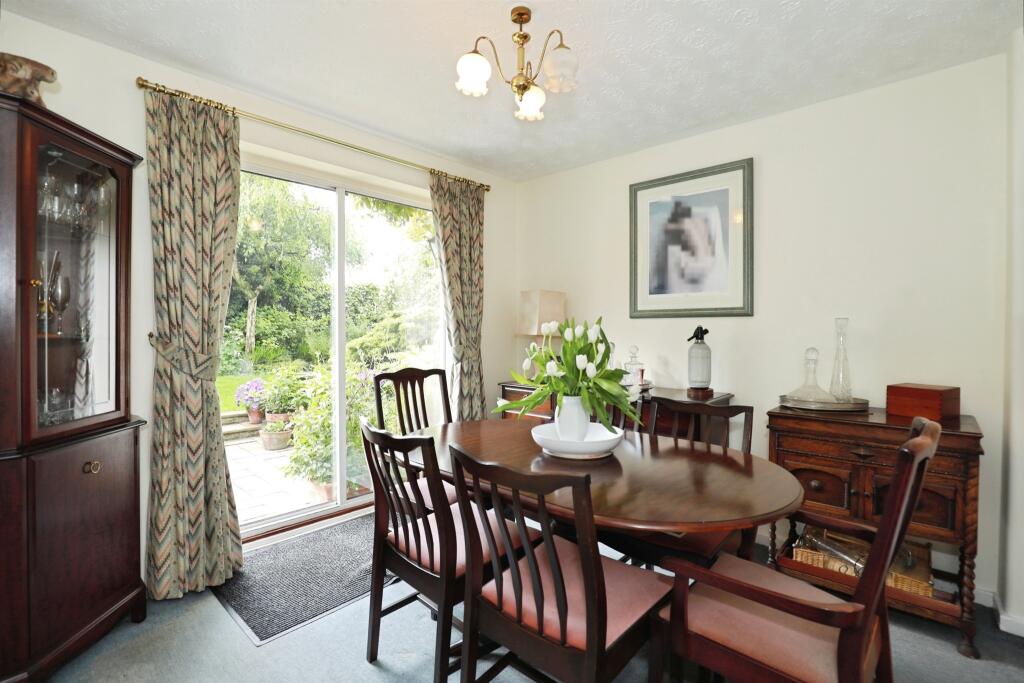 House in Lostock Gralam, Cheshire West and Chester - More