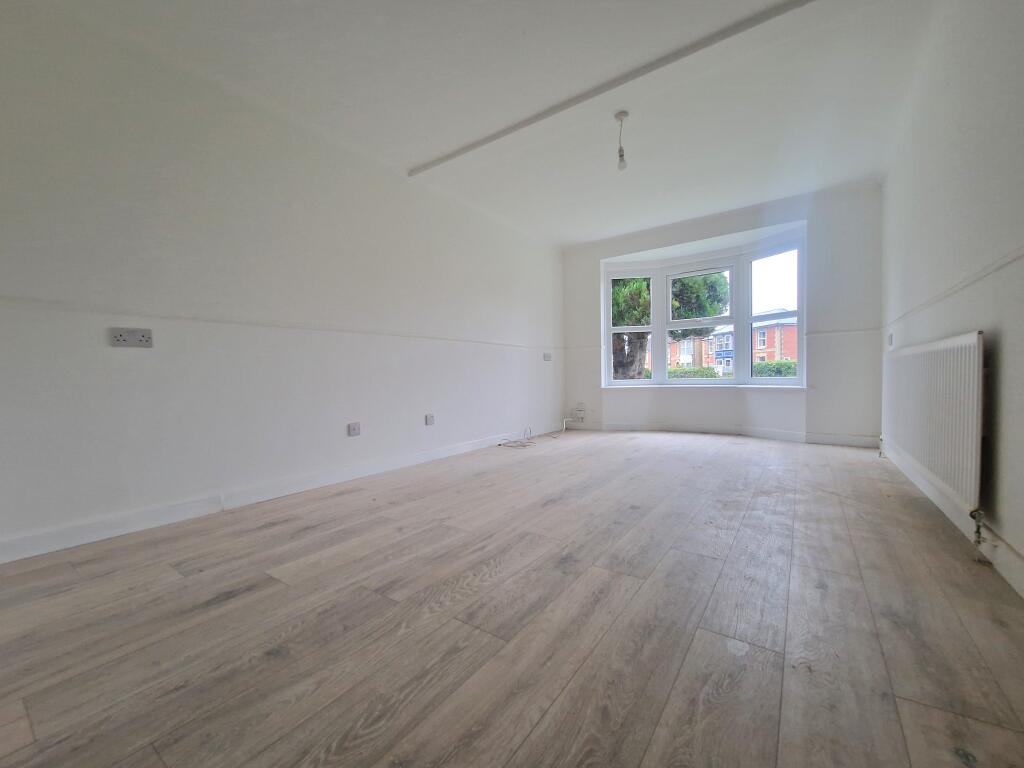 Apartment in Southampton, Merry Oak - View 2