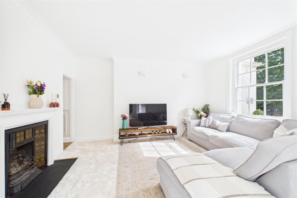 Hill Farm Road, Taplow, Maidenhead, Buckinghamshire, SL6 photo 4