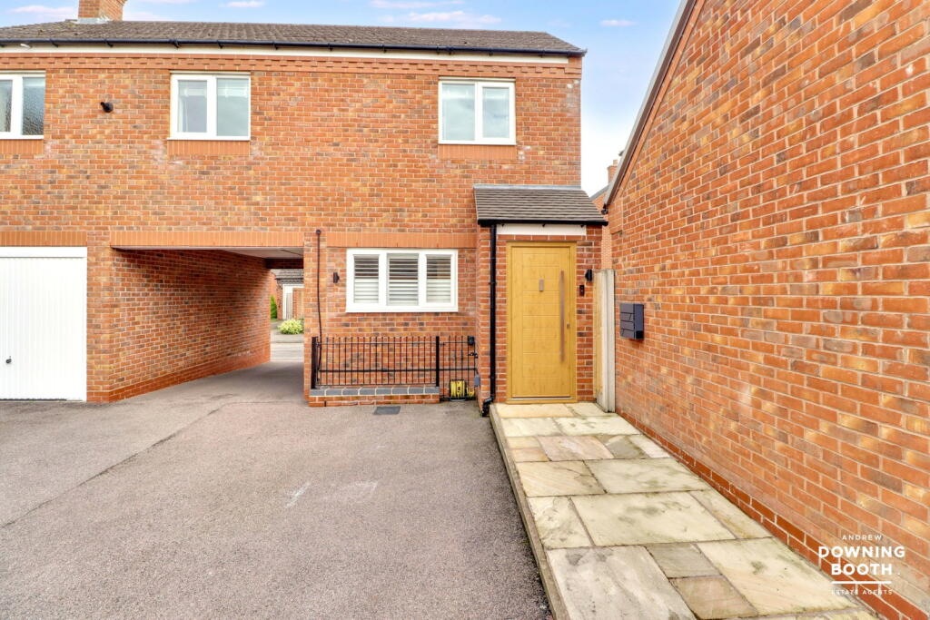2-bed house on Colling Drive, Lichfield WS13 8FJ - Freehold Two Bed Detached Coach House, £220,000