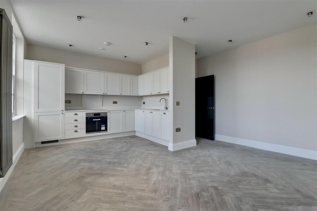 Apartment in Portsmouth - View 2