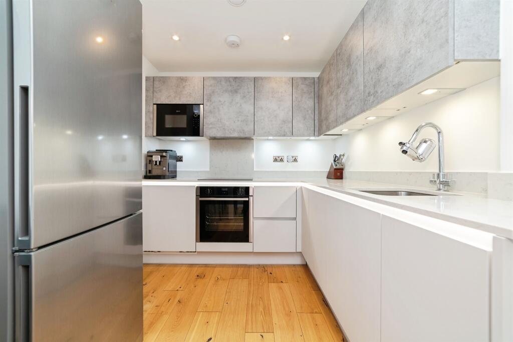 Bridge Road East, Welwyn Garden City - View 5