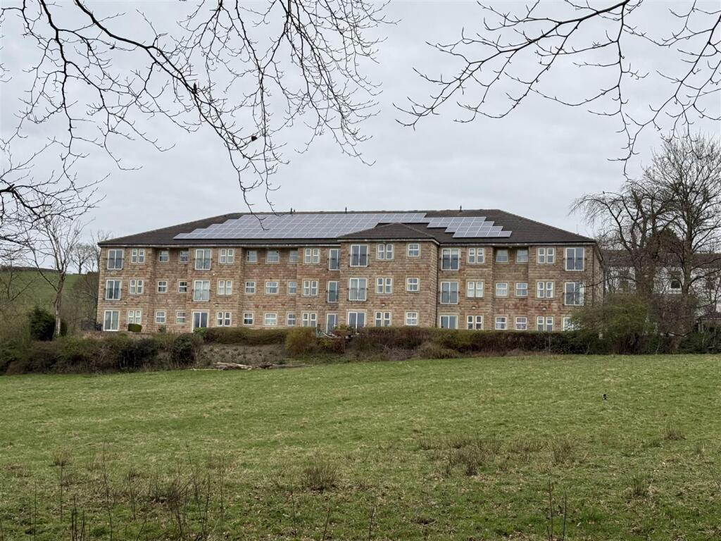 1-bed flat on Autumn Heights, Kitson Hill Road, Mirfield, £115,000