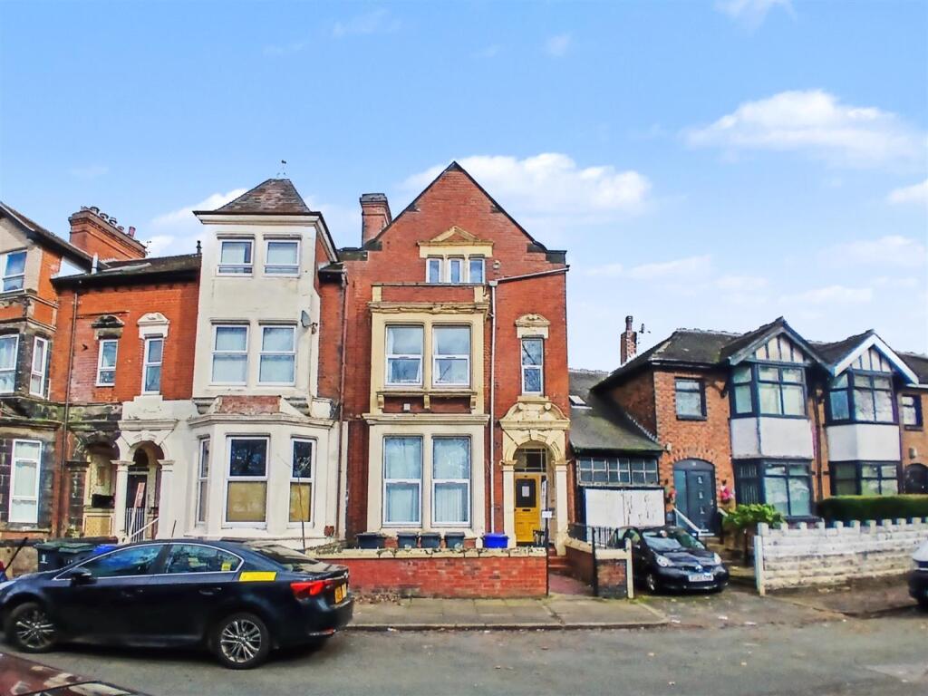 Main image of property: 5 Flats at The Parkway, Hanley, Stoke-On-Trent