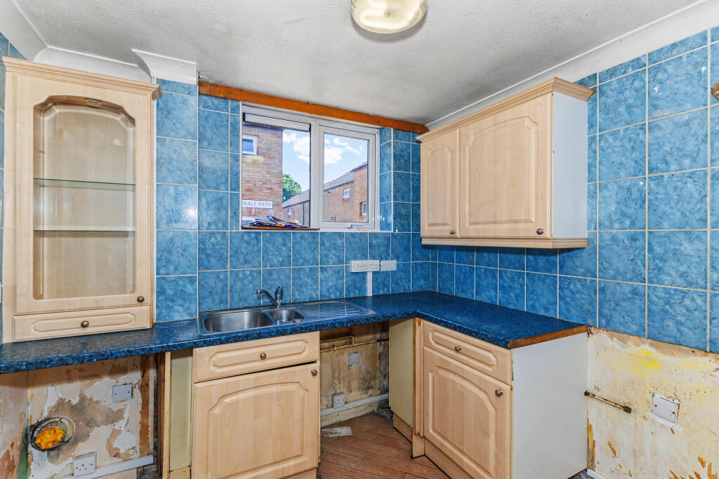 11 Swale Path, Bedford, Bedfordshire, MK41 7XS photo 5