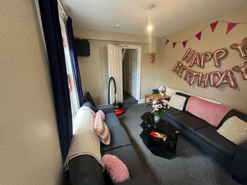 6 bedroom house for rent