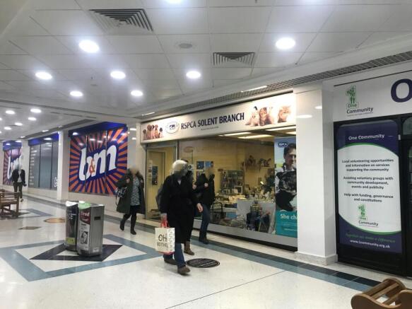PHOTO 1  Unit 76  53 Osborne Mall Fareham Shopping Centre  faces blurred.jpg