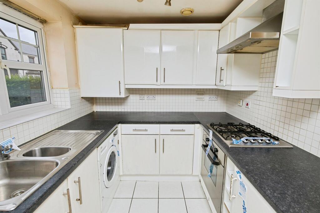Black Eagle Court, Burton-On-Trent - View 3