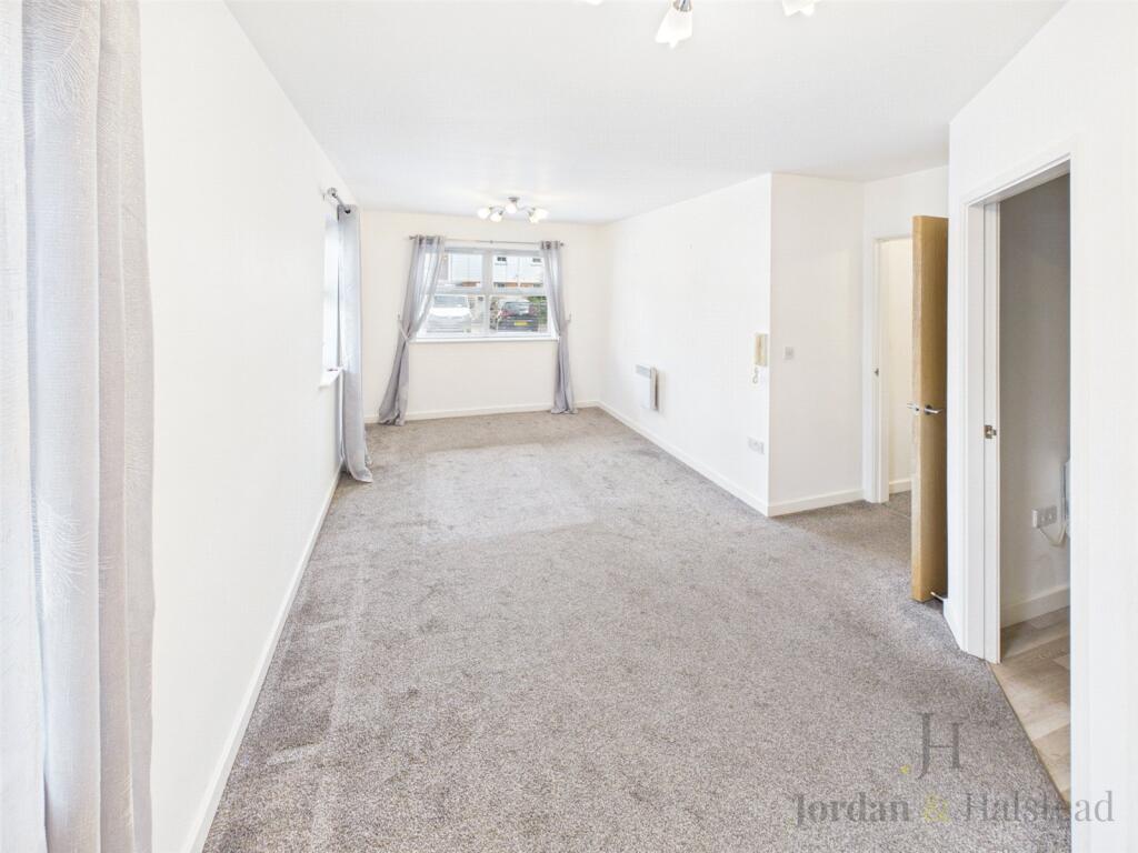 Apartment in Warrington - View 4