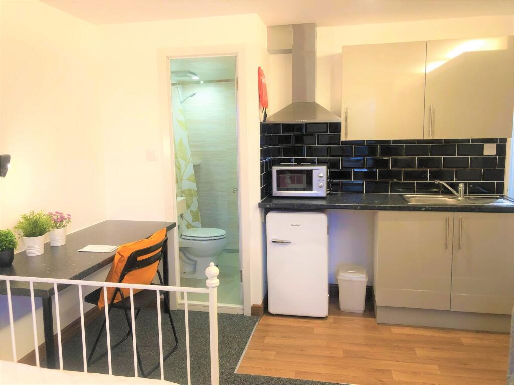 Studio flat for rent