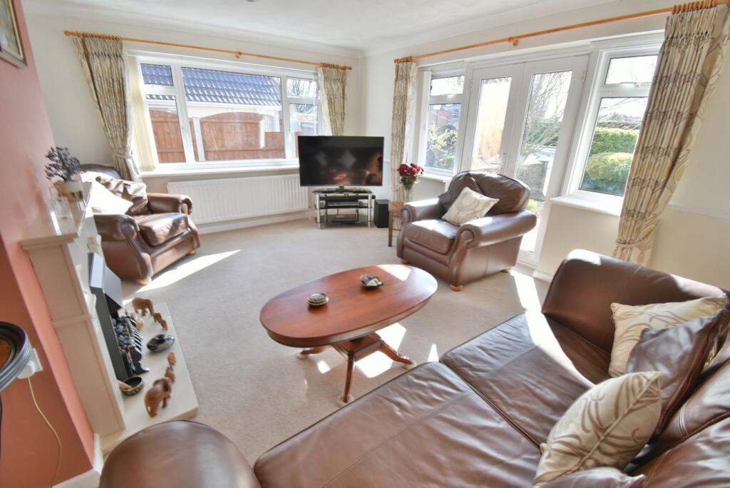 House in Ferndown, Ferndown Town Centre - More
