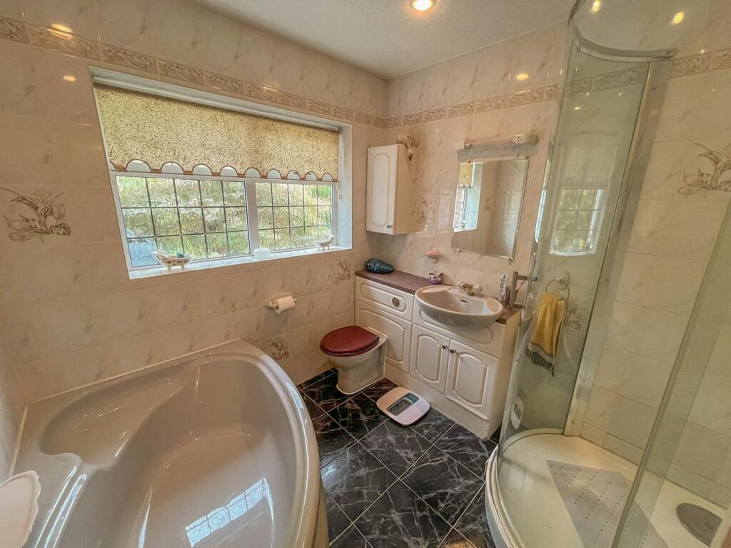 House in Rugby, Warwickshire - More