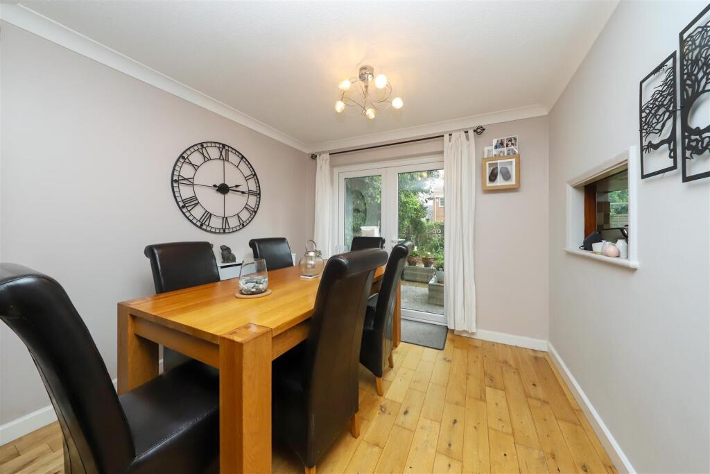 The Avenue, Uxbridge photo 4