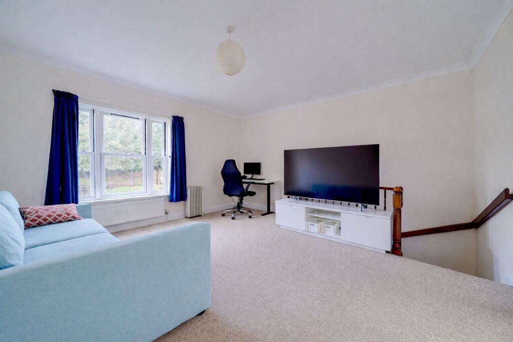 Main image of property: Cardinals Gate, Royston, SG8