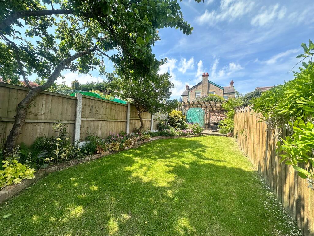 House in Wirral, Liverpool City Region - View 4