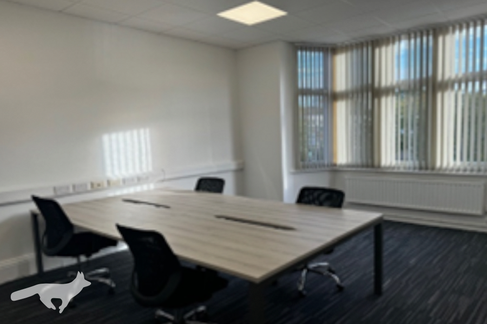 Office: > 4 desks