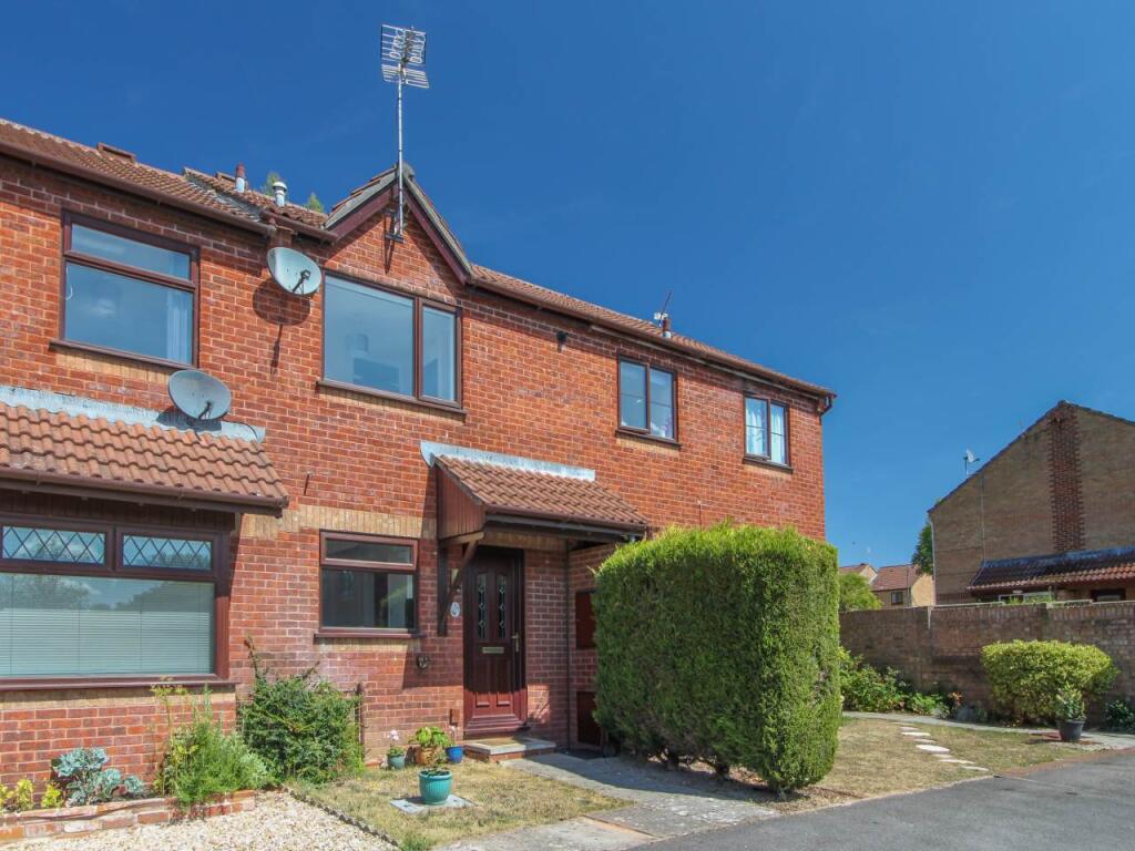 Main image of property: Larkspur Close, Thornbury, South Gloucestershire