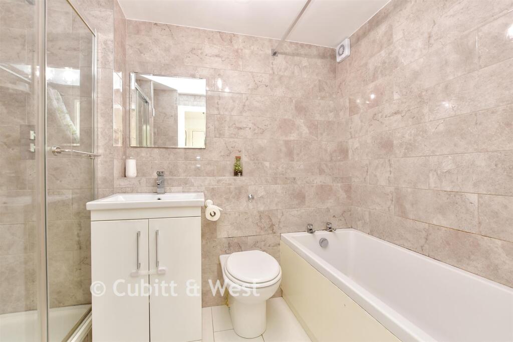 Apartment in London - More