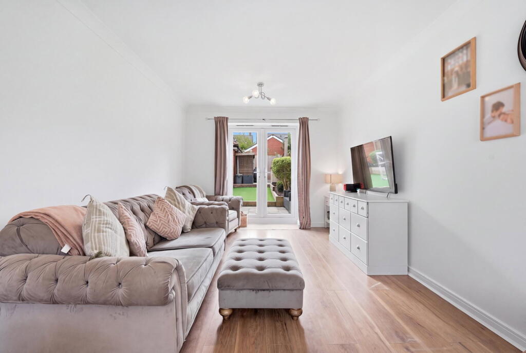 House in Basildon, Essex - View 4
