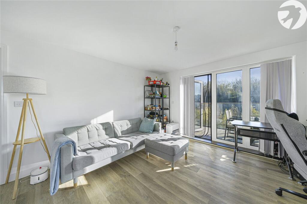 Castle Hill Drive, Castle Hill, Ebbsfleet Valley, Swanscombe, DA10 - View 2