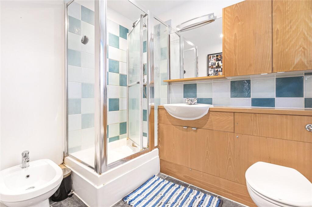 2 bedroom penthouse for rent