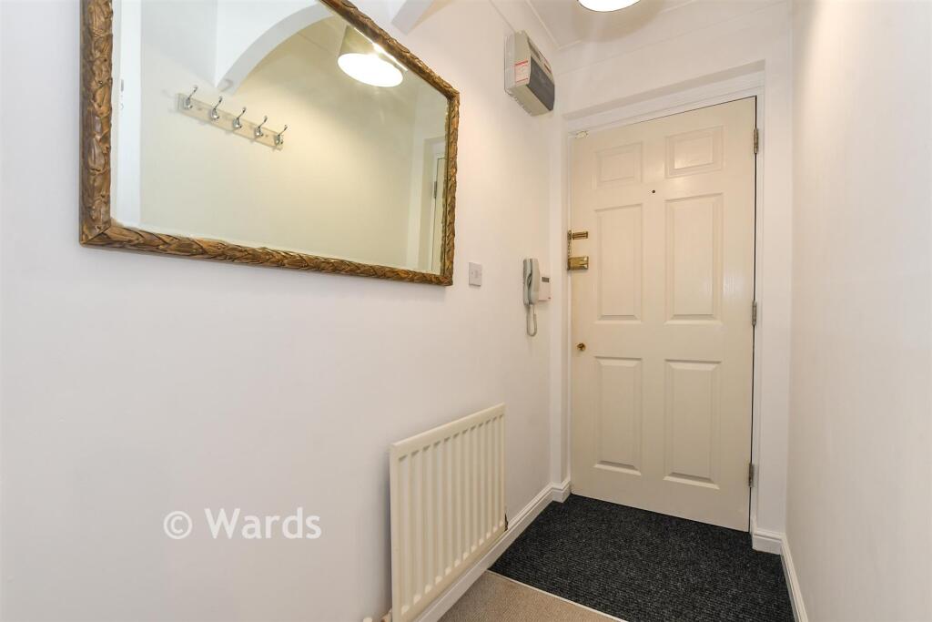 Apartment in Tonbridge - More