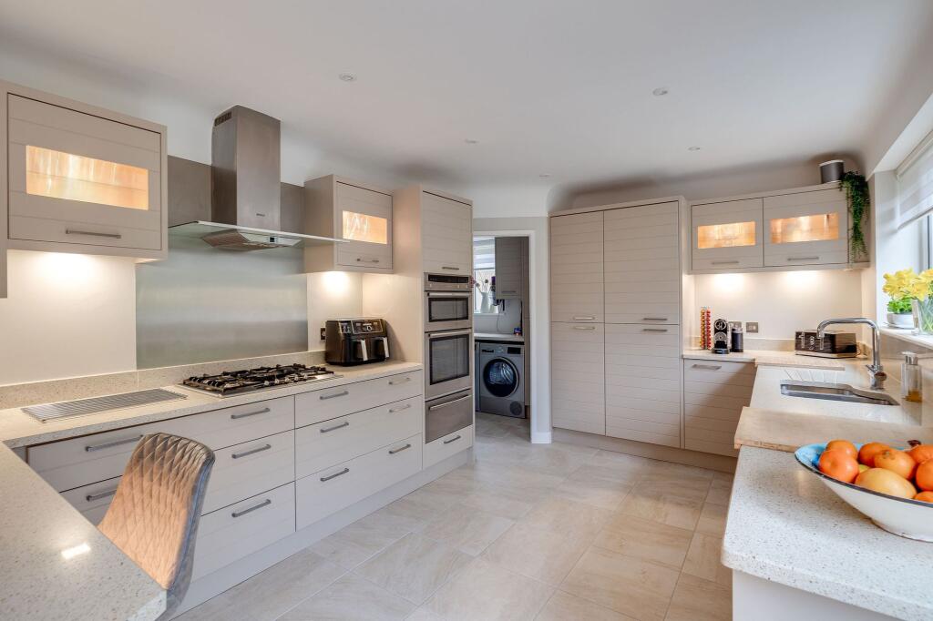 Oldfield Road, Heswall, CH60 photo 4