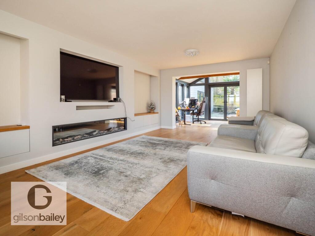 4 bed detached - Dawdys Court, Halvergate image 3