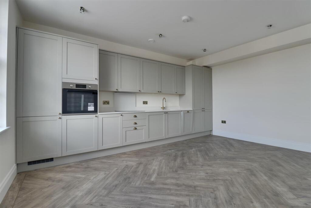Apartment in Portsmouth - View 3