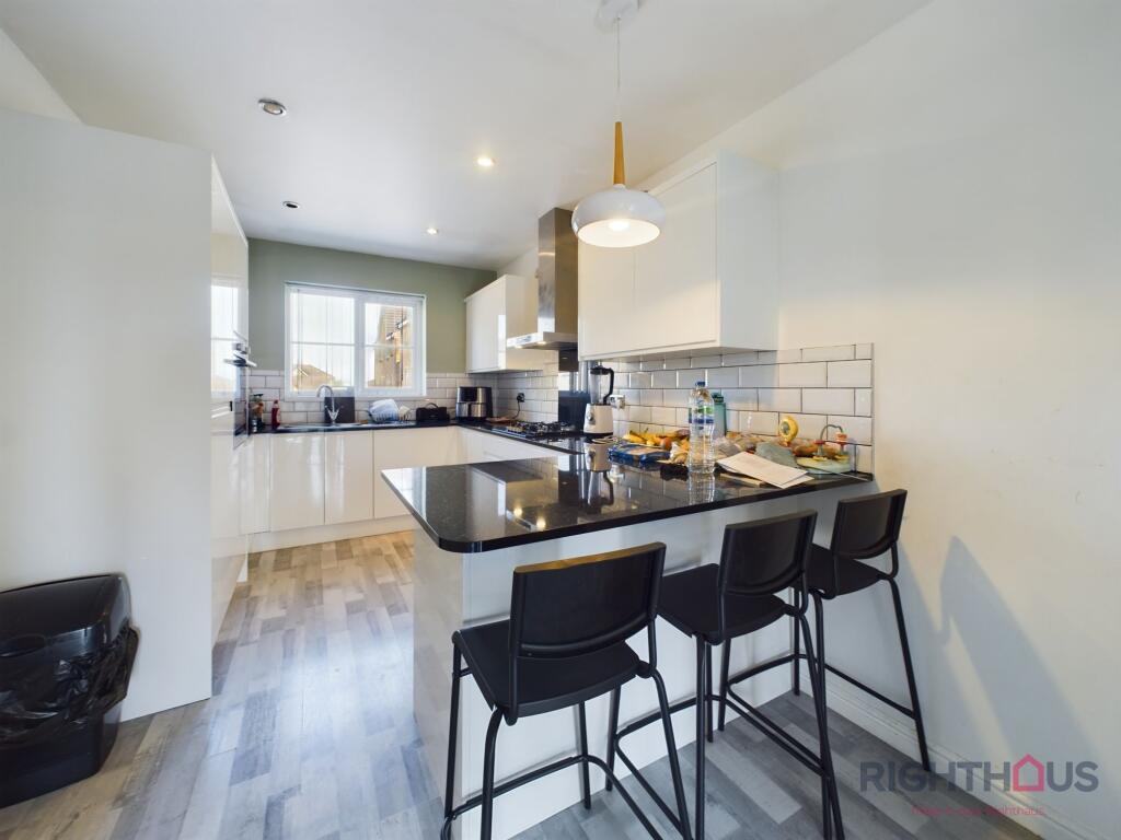 House in Bradford, Horton Bank Top, Westwood Park - View 3