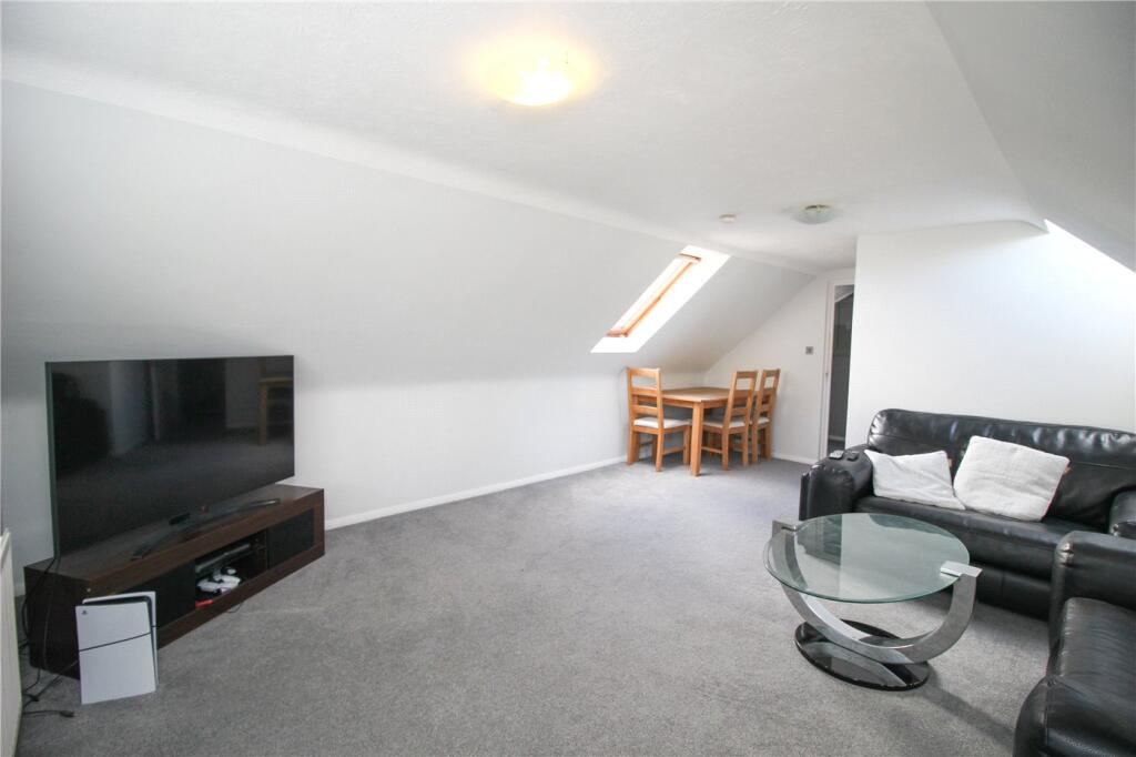 Mayfield Avenue, Southend-on-Sea, Essex, SS2 photo 4
