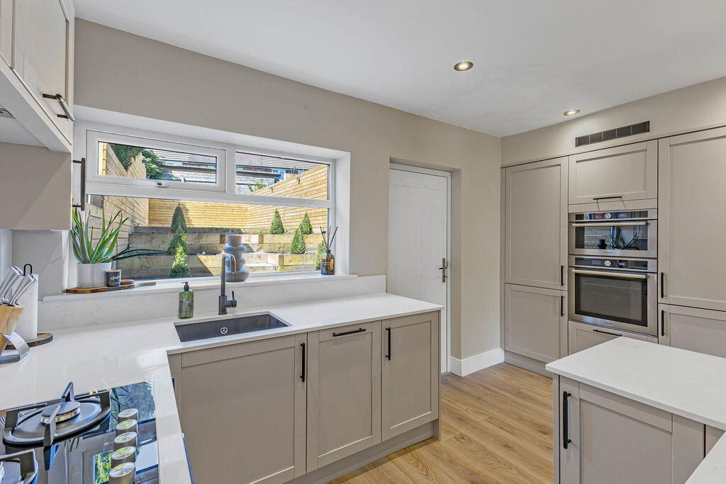 Calderbrook Road, Littleborough, OL15 9HL photo 4