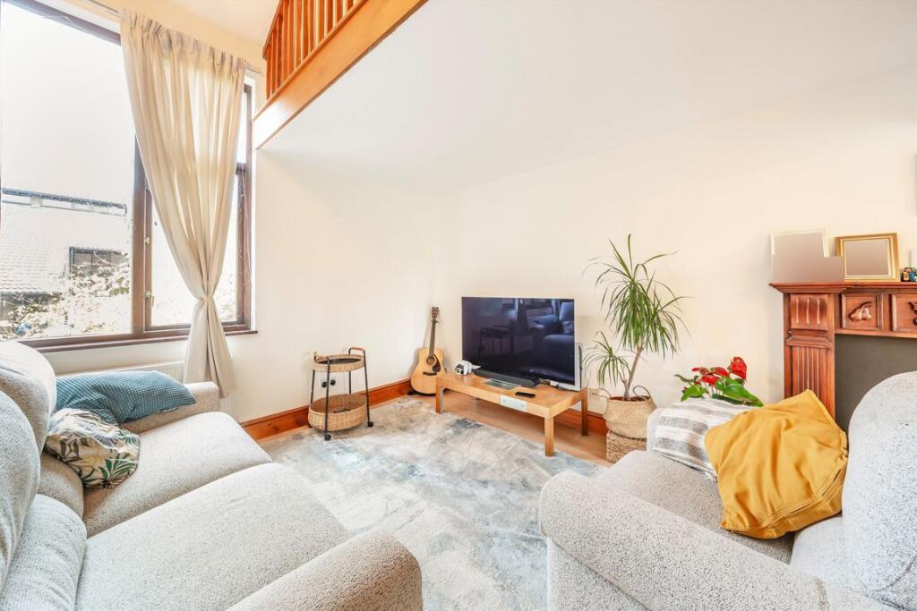 Apartment in Twickenham - View 4