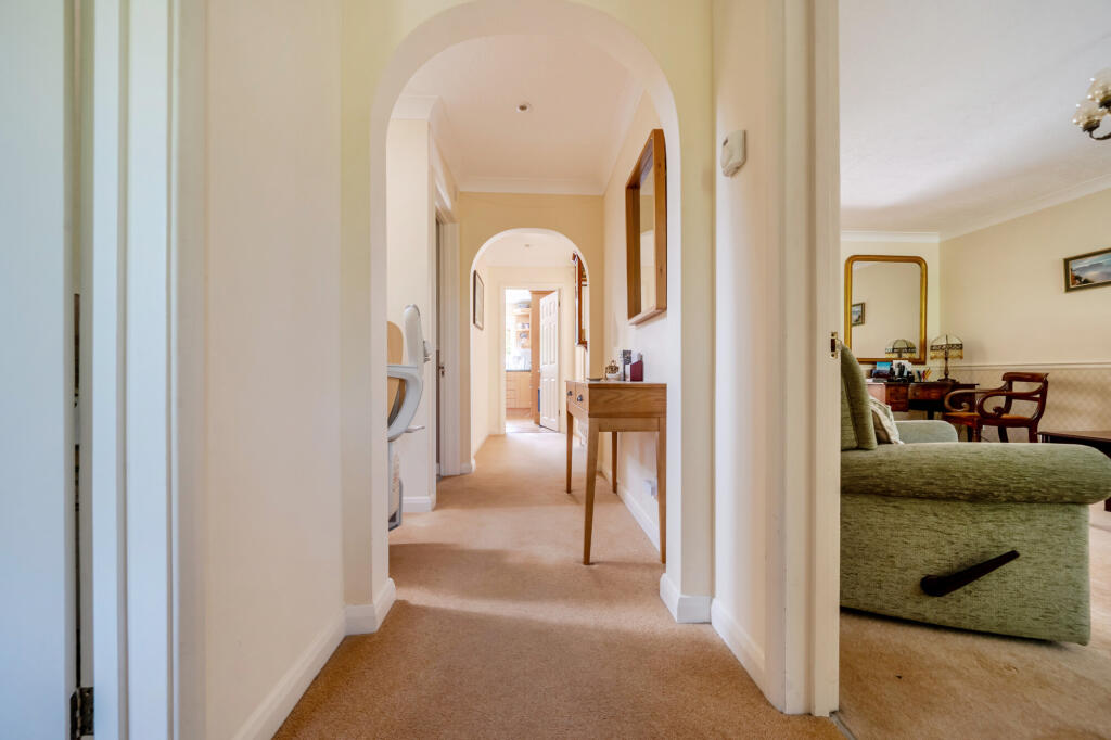 House in Guildford - View 5