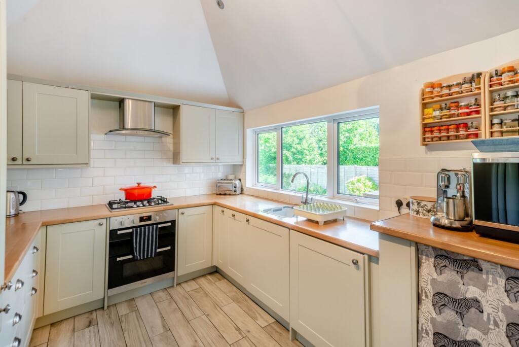 Additional image 7 of Douglas Road, Harpenden, Hertfordshire