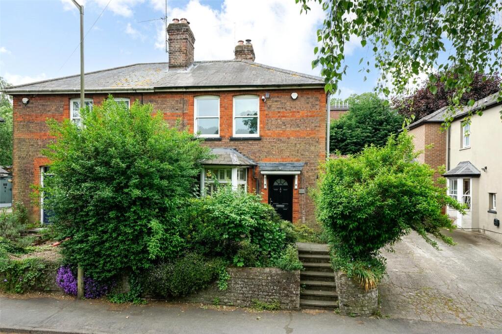 Station Road, Harpenden, AL5