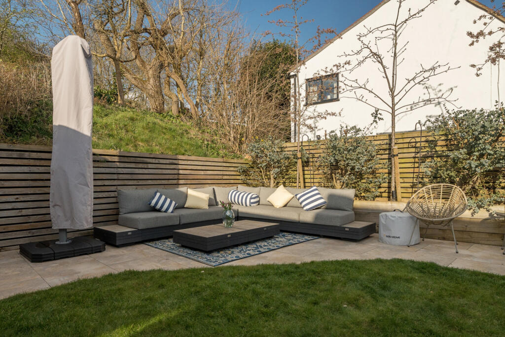 Main image of property: Spring Cottages, Knowl Hill Common, Knowl Hill, Berkshire, RG10