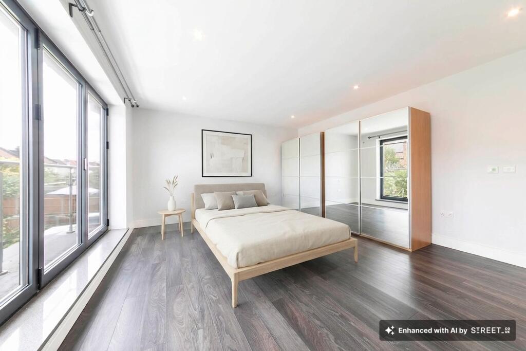 5 bedroom semi-detached house for rent