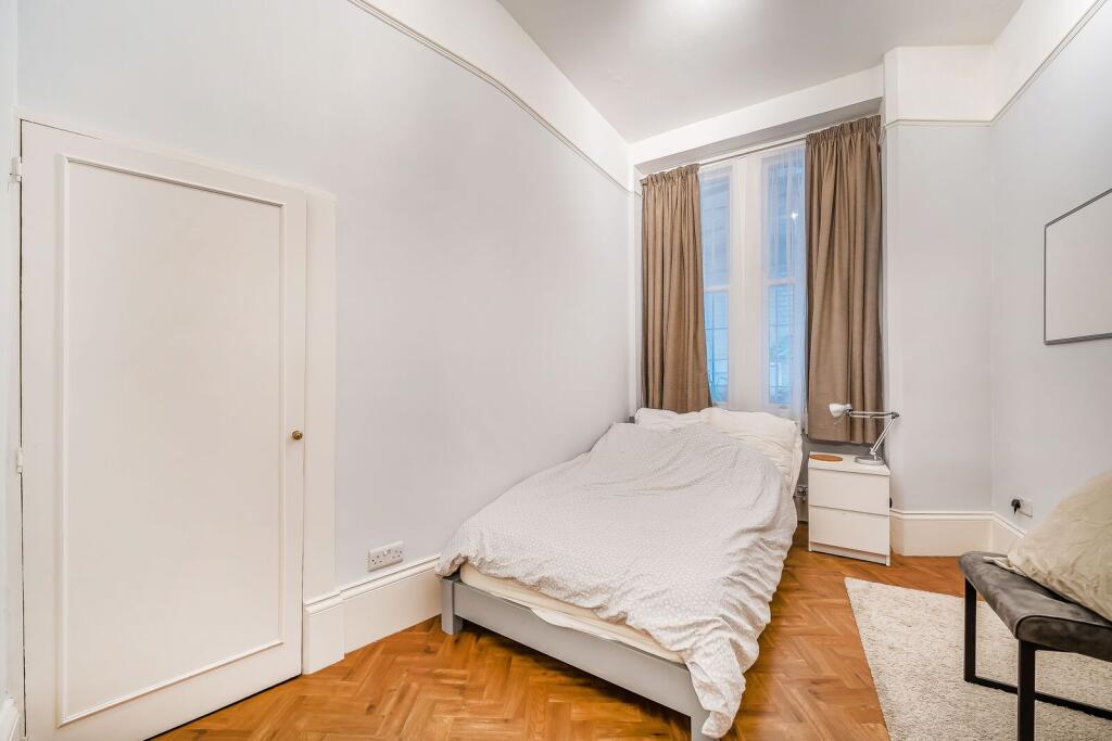 Apartment in London - View 5