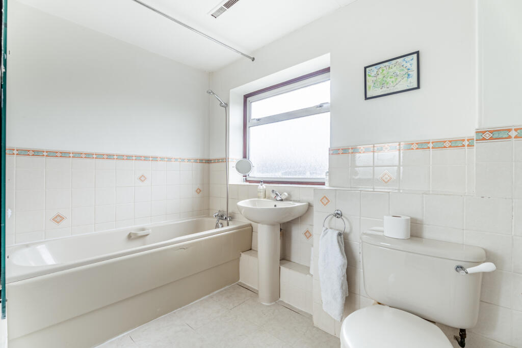 Additional image 14 of Dale Avenue, Wheathampstead, St. Albans, Hertfordshire, AL4