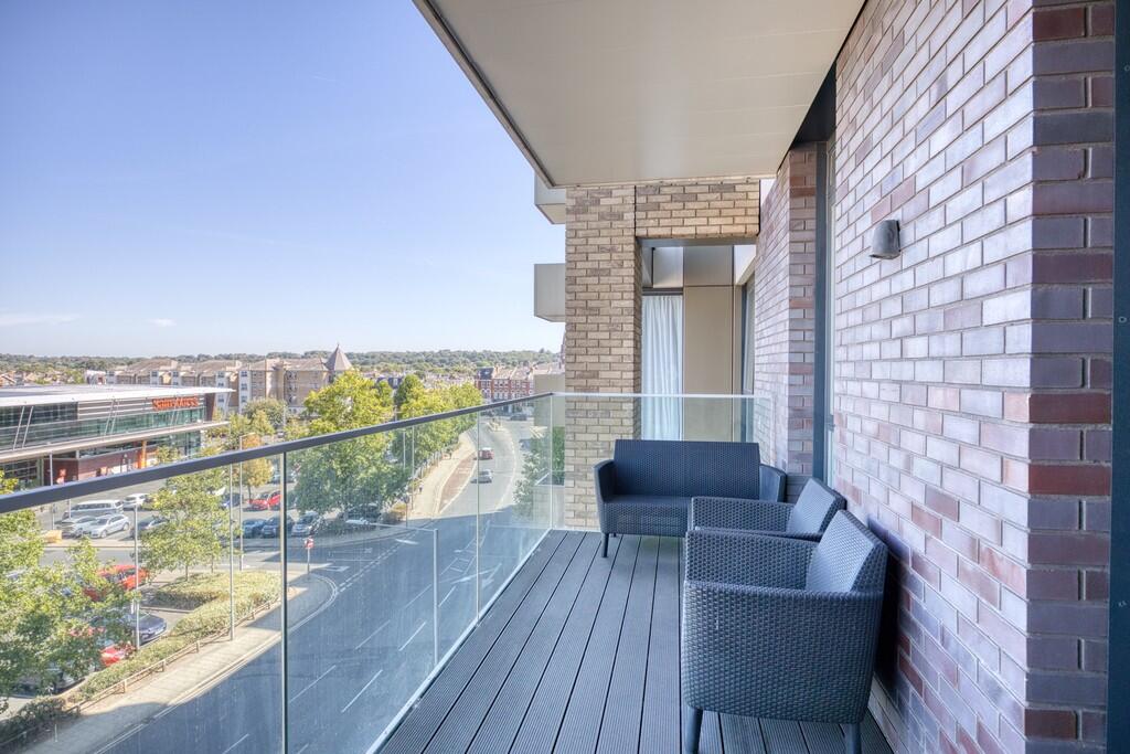 Apartment in Kingston upon Thames - View 5