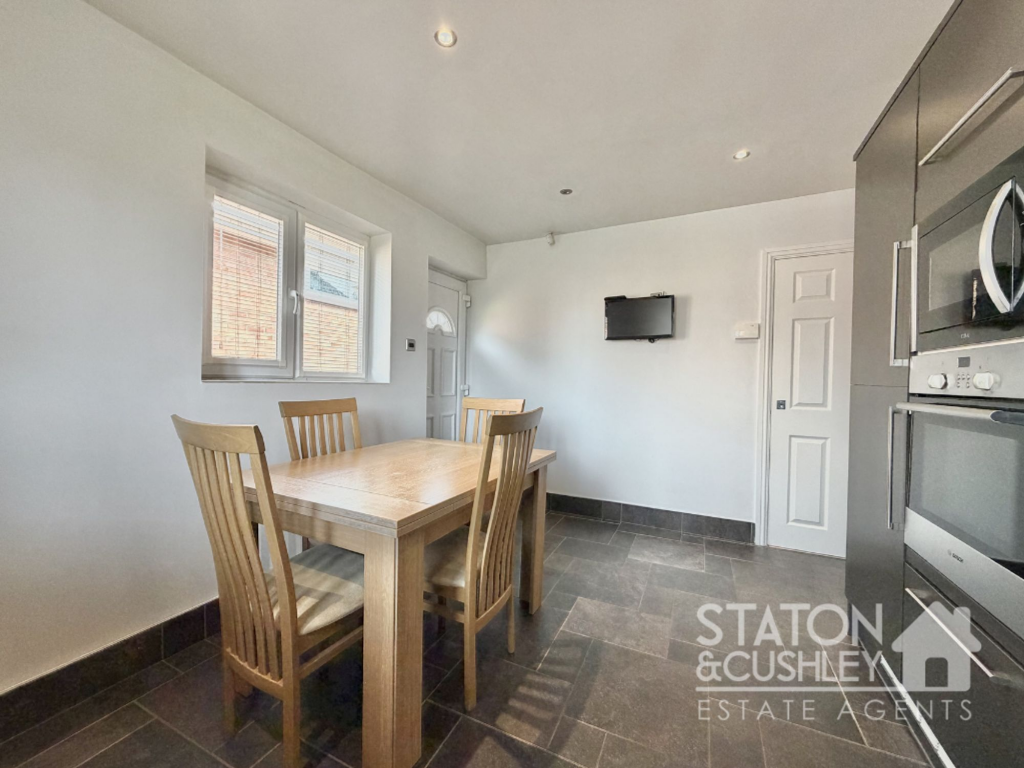 Woodside, Sutton-In-Ashfield, NG17 - More