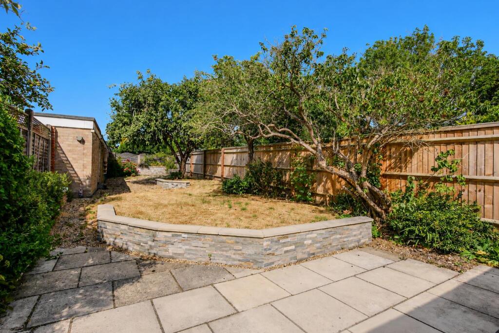 Farm Close, Chalgrove photo 4