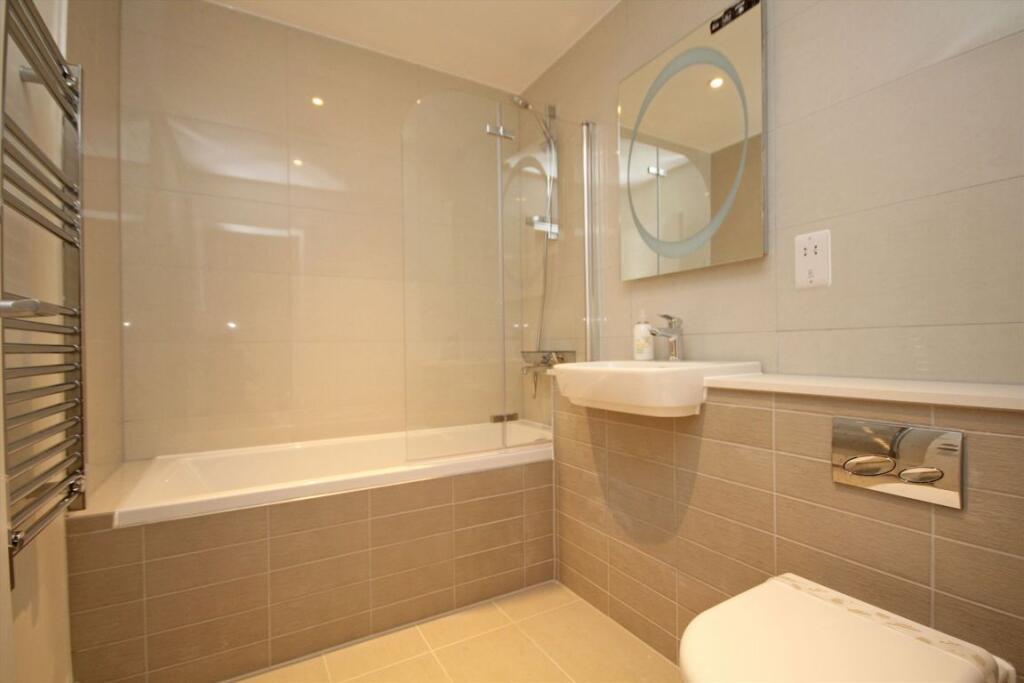 Apartment in London - View 5
