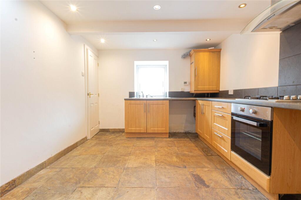 House in Wakefield - View 3
